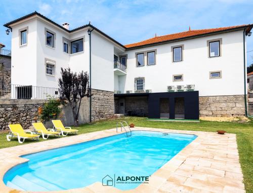 Riba de Mouro Villa | Oceanfront Villas in Portugal - Family-Friendly & Pet-Safe