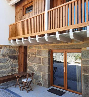 Lobios House | Discover CASA DO EIRÓ: Family-Friendly with Hot Tub