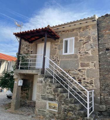 Vila Real House | Pet-Friendly Retreat at Casa do Fundo do Povo, Rated 8.7