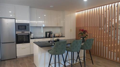 Portela de Santa Eulalia House | Discover Casa do Gaspar: Family-Friendly 4-Star Retreat