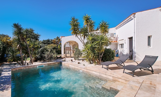 Vale de Centianes Apartment | Oceanfront Bliss at Casa do Jardim: Rated 9.6/10