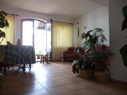 Barao de Sao Joao House | Pet-Friendly Getaway at Casa do João - Family Approved Stay