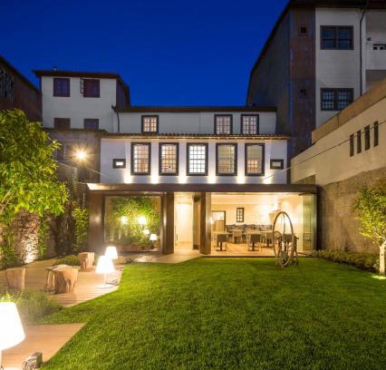 Old Town Hotel | Casa do Juncal: Guest Rated 9.1 with Family-Friendly Amenities