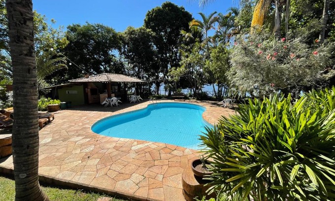 Lago Sul House | Beachfront Getaway at Casa do Lago Hospedaria - Rated 9.3