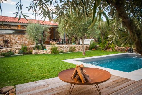 Trancoso House | Relax at Casa do Manel: Pet-Friendly Oasis with Pool