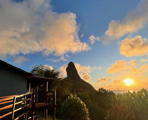 Vila dos Remedios House | Pet-Friendly Casa do Ney with Ocean Views and Breakfast