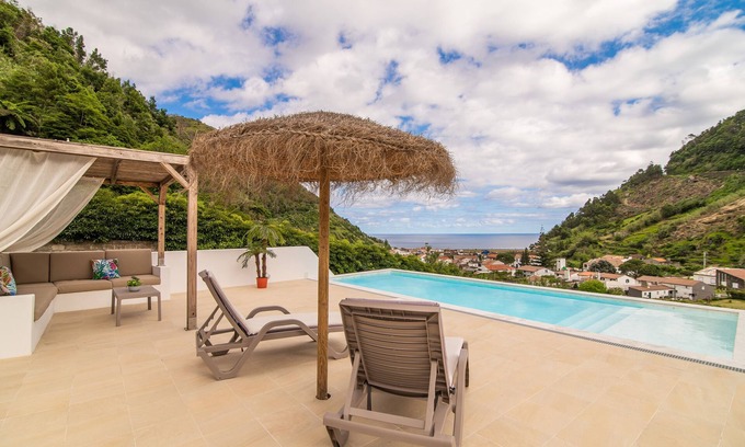Faial Da Terra Cottage | Relax at Casa do Outeiro: Pool, Ocean View & Spa Retreat