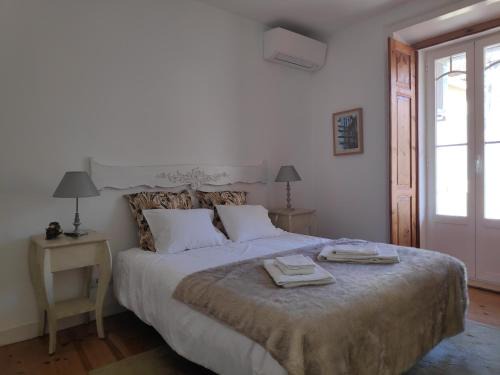 Lisbon Old Town Apartment | Family-Friendly Retreat at Casa do Passadiço - Rated 9.7