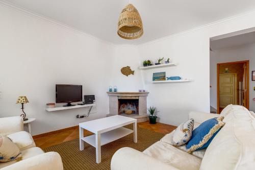 Fonte de Sesimbra Villa | Pet-Friendly Retreat at Casa do Pinhal Sesimbra - 4 Stars