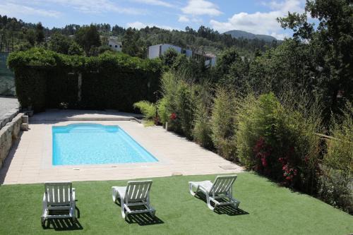 Sao Tiaguinho Bed & Breakfast | Discover Casa dos Remendos: Oceanfront Retreat with Pool