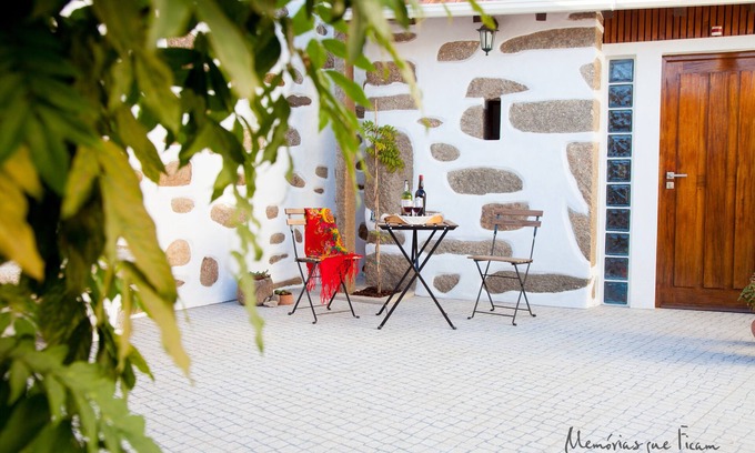 Mozelos Cottage | Cozy Casa do Quinteiro: Oceanfront Bliss with Pool Access