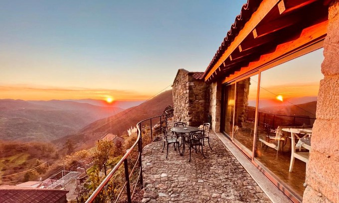 Arcos de Valdevez House | Family-Friendly Casa do Ramiscal - Eido do Pomar Awaits