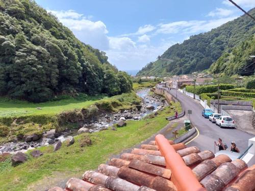 Faial Da Terra House | Family-Friendly Getaway at Casa do Sanguinho - Rated 10/10