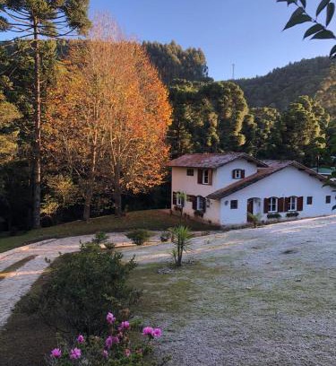 Monte Verde House | Inviting Stay at Casa Do Sol Nascente - Child Friendly Retreat