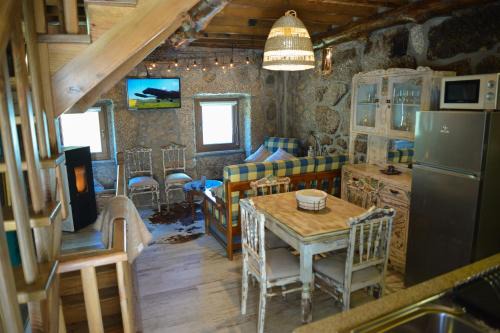 Seia House | Explore Casa do Ti João: Top-Notch Family-Friendly Stay