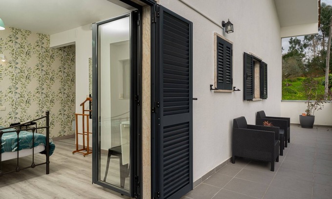 Ourem House | Discover Casa do Vale Cabo: Family-Friendly with Pool Access