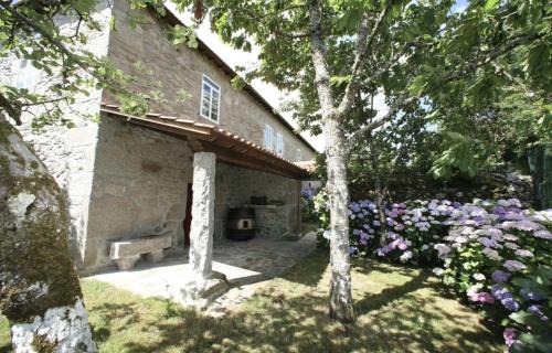 O Savinao House | Pet-Friendly Casa do Viñal with Hot Tub & Great Ratings