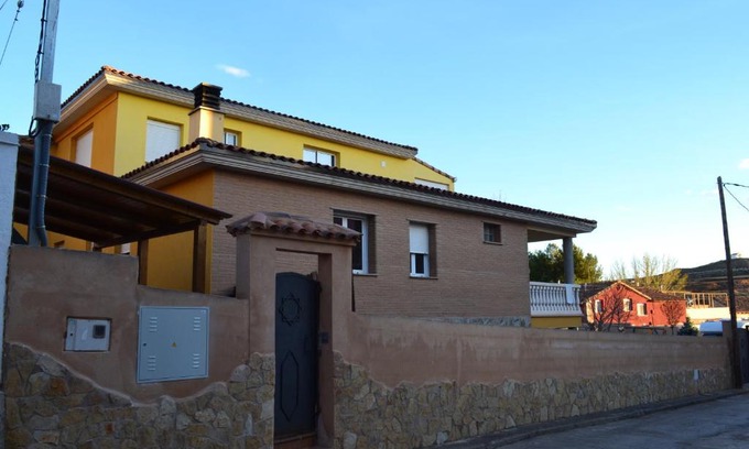 Teruel Apartment | Relax at Casa Dobón: Top-Rated Stay with Pool & Hot Tub
