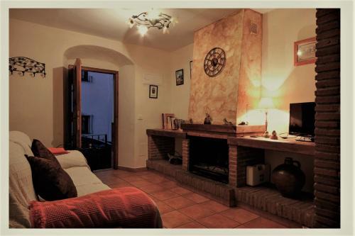 Jimena de la Frontera House | Family-Friendly Casa Dolores with Outstanding 9/10 Ratings