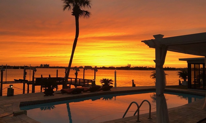 St. Petersburg - Clearwater House | Casa Dolphina: Private Waterfront Retreat with Ocean Views