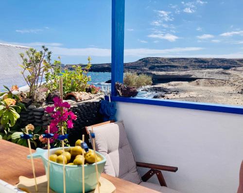 Poris de Abona House | Casa Dora: Traditional Oceanfront Escape with Pool Access