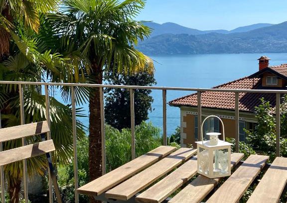 Gonte Apartment | Beachfront Casa Doris: Family-Friendly Retreat with Pool
