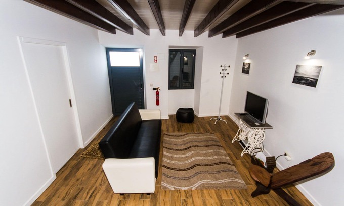 Pico da Pedra House | Discover Casa dos Cedros, 7km from Ponta Delgada