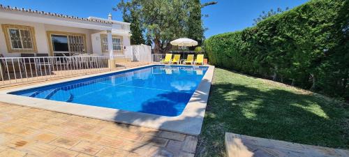 Guia Villa | Discover Casa Dos Cedros: 4-Star Oceanfront Retreat