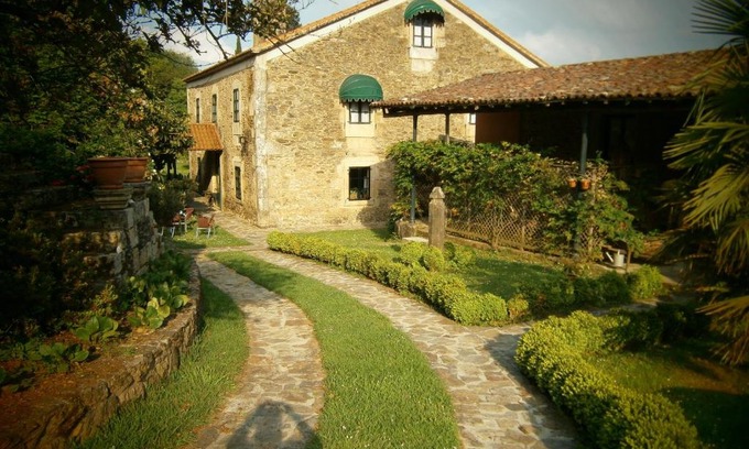 Bascuas House | Pet-Friendly Getaway at Casa Dos Cregos - Rated 9.2/10