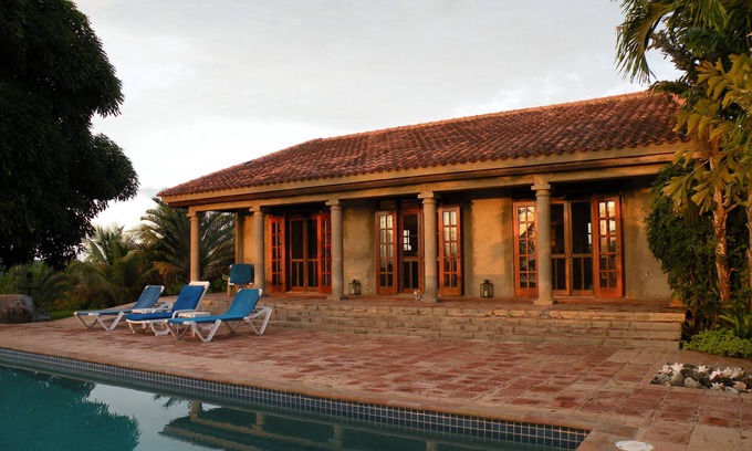 Puerto Real Villa | Casa Dos Cuervos: Hilltop Villa with Ocean Views and Pool
