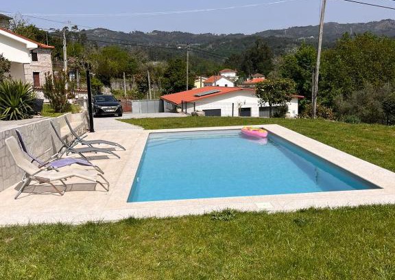 Sobradelo da Goma House | Discover Casa dos Doces: Oceanfront Paradise Awaits!