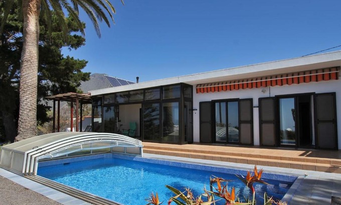 Tajuya House | Oceanfront Bliss at Casa dos Dragos - 4-Star Retreat