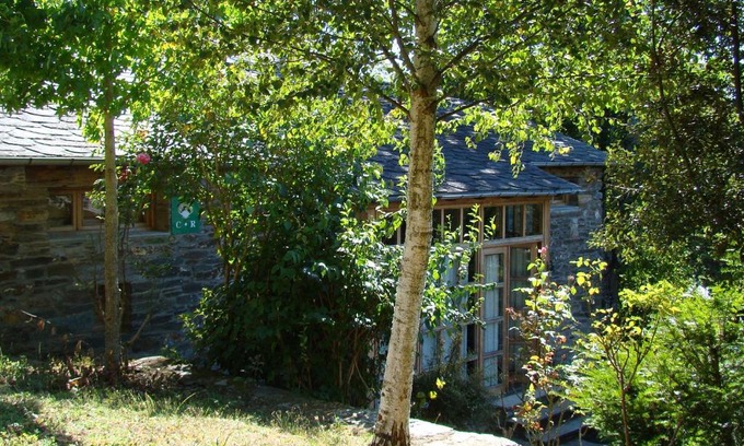 As Nogais House | Discover Casa dos Pedrouzos: Pet-Friendly & Guest Rated 9.1