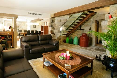 Vilar Torpim House | Discover Casa Dos Poços: Oceanfront Bliss with Pool