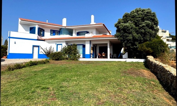 Ericeira Villa | Casa dos Pocinhos - 5 min walk from the center and sea view