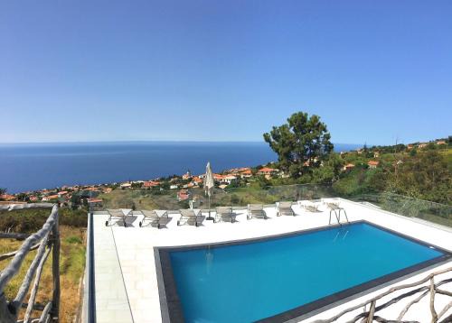 Estreito da Calheta House | Beautiful Casa dos Reis: 4-Star Stay with Ocean Views