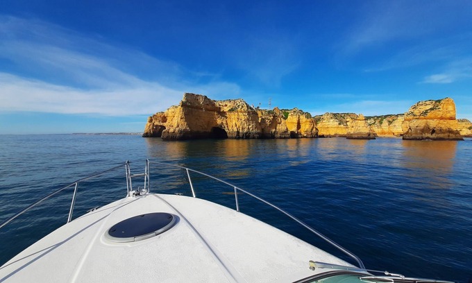 Vale de Parra House | Relax at Casa dos Salgados with Private Jacuzzi & Ocean View