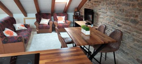 Sarria Apartment | Family-Friendly Retreat at Casa Dositeo - Rated 9.5/10!