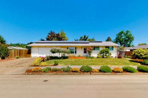 Dundee House | Family-Friendly Retreat at Casa Dundee with 9/10 Reviews