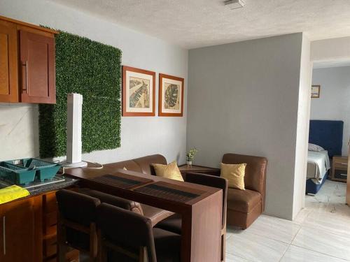 San Pedro Tlaquepaque Apartment | Budget-Friendly Casa Duplex Near Airport & Arena VFG