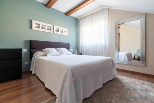 Cangas Apartment | Oceanfront Retreat at Casa Eira de Arriba Awaits You
