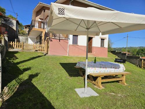 Parres House | Family-Friendly Stay at Casa El Caspiu Arobes - Rated 9.6