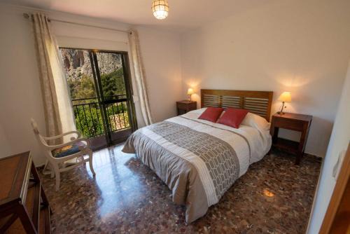 El Chorro Apartment | Scenic Casa El Chorro: A Family and Pet-Friendly Retreat