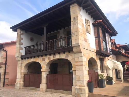Cabarceno House | Discover Casa el Elefante Blanco: Family-Friendly Retreat