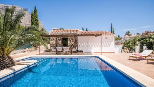 Ermita Villa | Discover Casa El Formet: Family-Friendly Retreat with Pool