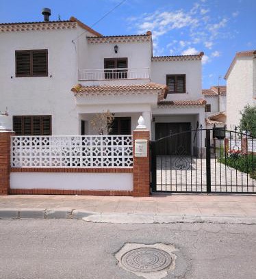 Velez Rubio House | Welcome to CASA EL LAUREL: A Pet-Friendly Retreat
