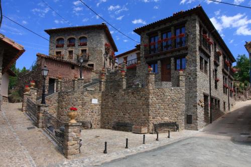 Jalon de Cameros Apartment | Pet-Friendly Casa El Maguillo Jalón with Pool & Dining