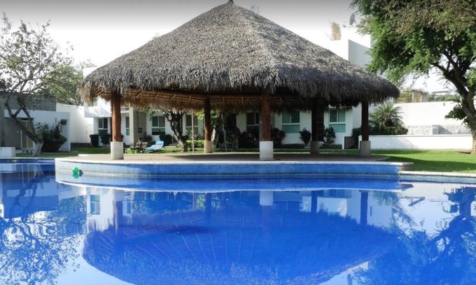 Morelos House | Inviting Casa El Manantial: Family-Friendly with Pool & Kitchen