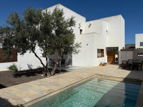 Rodalquilar House | Discover Casa El Naranjo in Cabo de Gata - 4-Star Retreat
