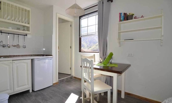 Hermigua Apartment | Casa El Patio - Inviting Studio with Terrace and Mountain Views